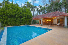 StayVista at Tall Silver with Infinity Pool & Breakast